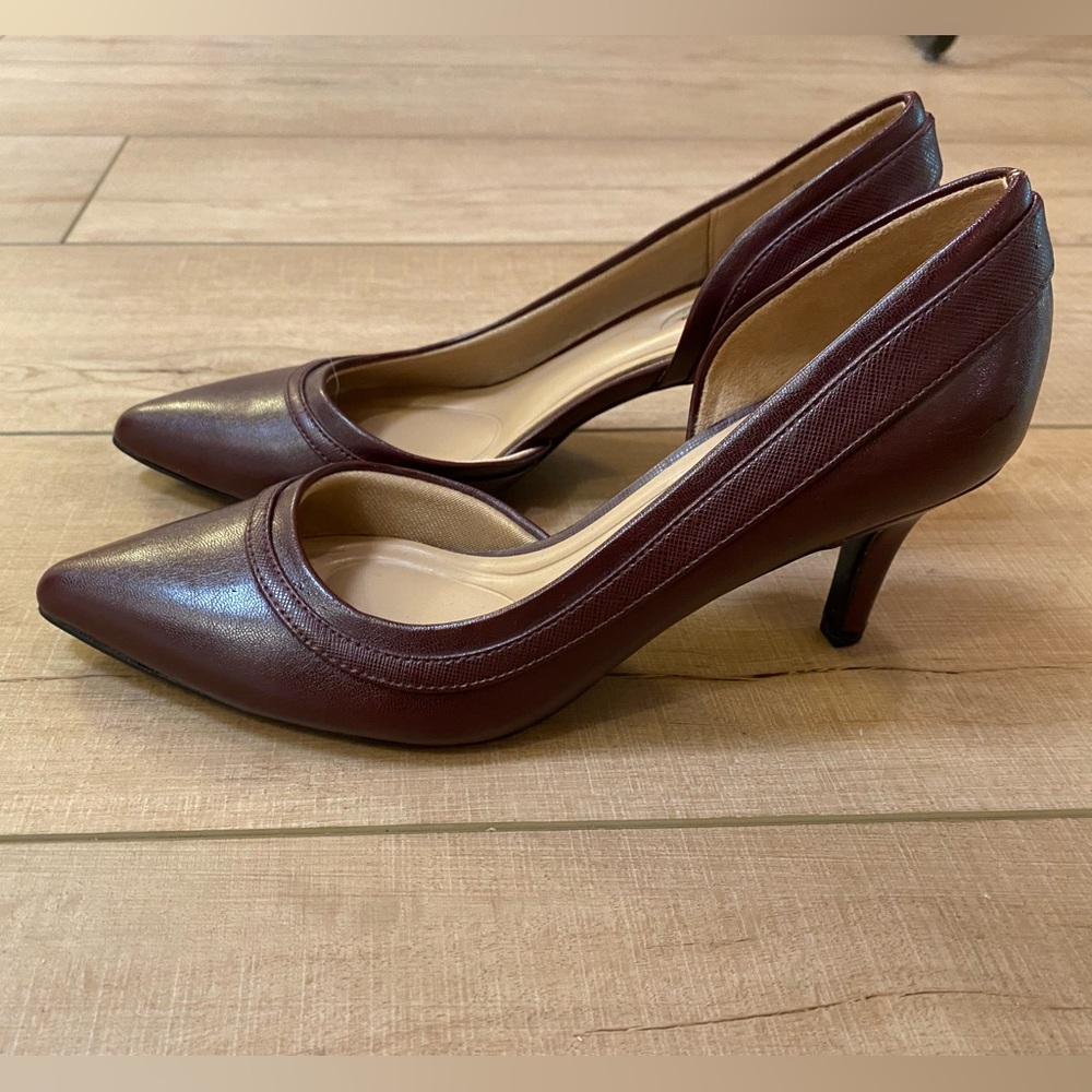 Abella Santine Pump Maroon - Women’s Size 7.5 - NWOT